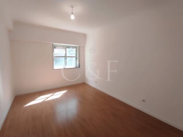 Apartamento T3 para Venda em Algueirão-Mem Martins