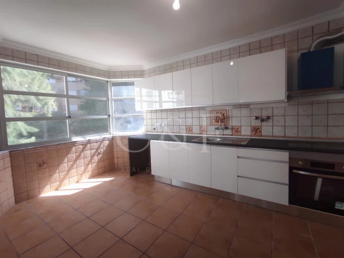 Apartamento T3 para Venda em Algueirão-Mem Martins Foto 12