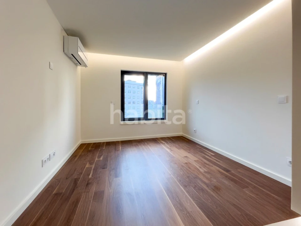 Apartamento T3 para Venda em Mafamude e Vilar do Paraíso Foto 23