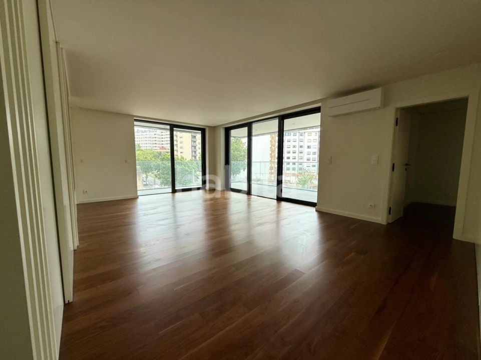 Apartamento T3 para Venda em Mafamude e Vilar do Paraíso Foto 14