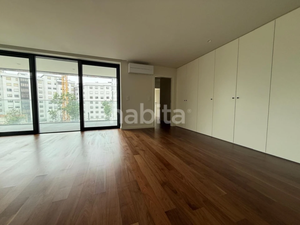 Apartamento T3 para Venda em Mafamude e Vilar do Paraíso Foto 28