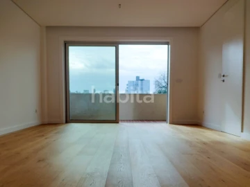 Apartamento T3 para Venda em Lordelo do Ouro e Massarelos