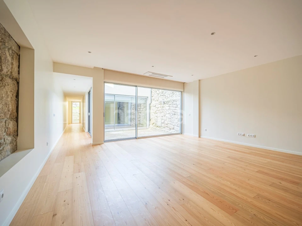 Apartamento T2 para Venda em Cedofeita, Santo Ildefonso, Sé, Miragaia, São Nicolau e Vitória Foto 2