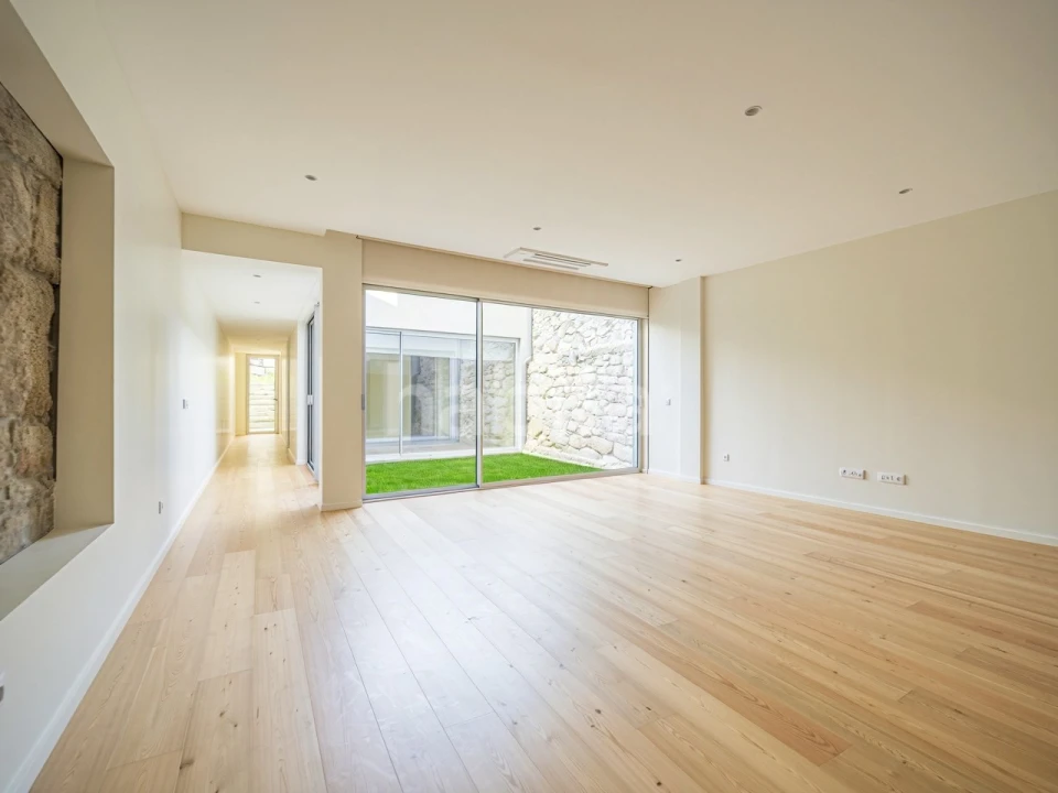 Apartamento T2 para Venda em Cedofeita, Santo Ildefonso, Sé, Miragaia, São Nicolau e Vitória Foto 1