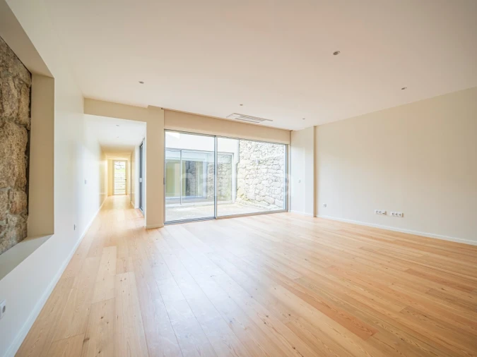 Apartamento T2 para Venda em Cedofeita, Santo Ildefonso, Sé, Miragaia, São Nicolau e Vitória Foto 2