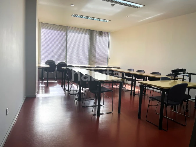 Escritório para Arrendamento em Lordelo do Ouro e Massarelos Foto 9
