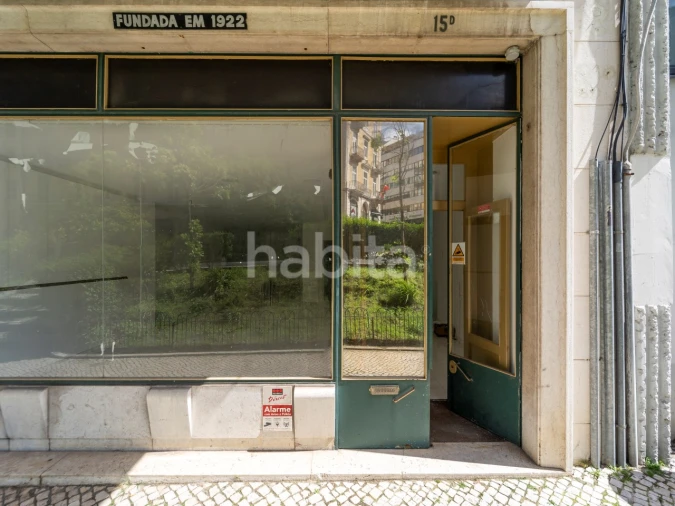 Loja para Arrendamento em Santo António Foto 19