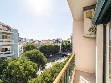 Apartamento T3 para Arrendamento em Arroios