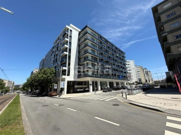 Apartamento T1 para Arrendamento em Mafamude e Vilar do Paraíso