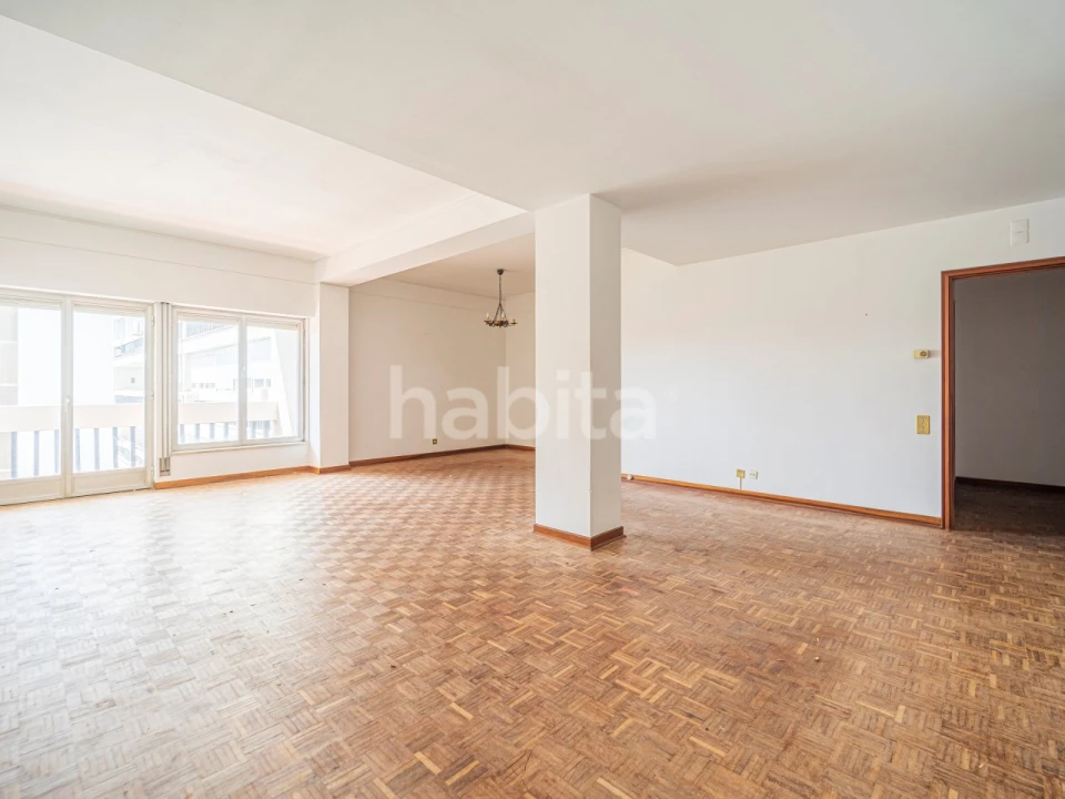 Apartamento T3 para Venda em Alvalade Foto 4
