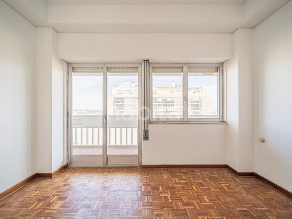 Apartamento T3 para Venda em Alvalade Foto 24