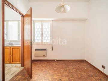 Apartamento T3 para Venda em Alvalade