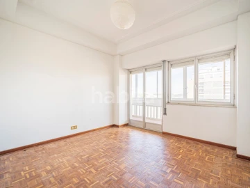 Apartamento T3 para Venda em Alvalade