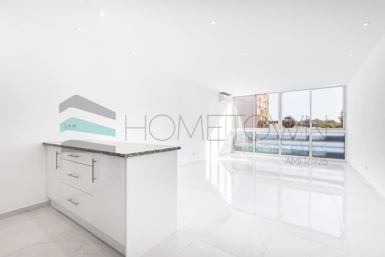 Apartamento para Venda em Quarteira Foto 2