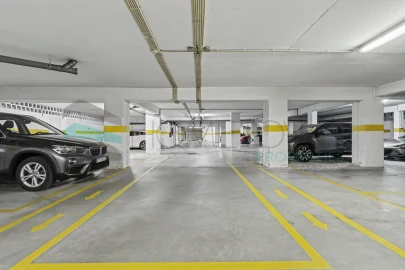 Apartamento T4 para Venda em Loule (São Clemente)