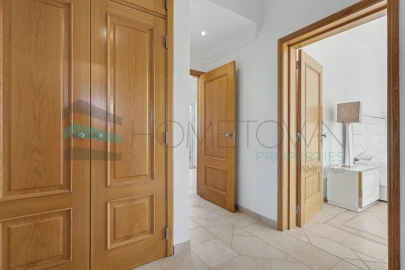 Moradia T5 para Venda em Quarteira