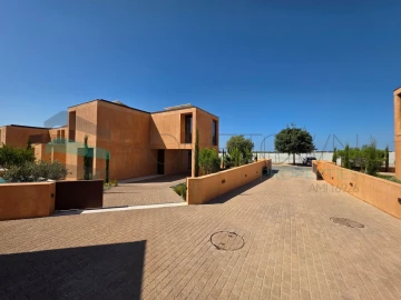 Moradia T3 para Venda em Quarteira