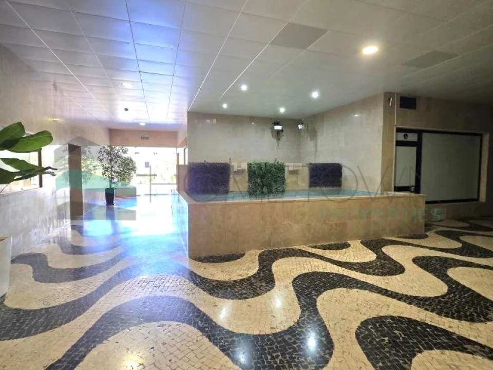Apartamento T1 para Venda em Quarteira Foto 5