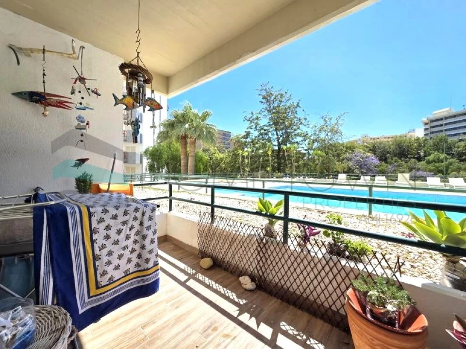 Apartamento T1 para Venda em Quarteira Foto 11