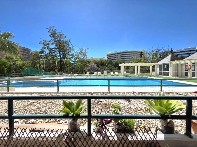 Apartamento T1 para Venda em Quarteira Foto 10