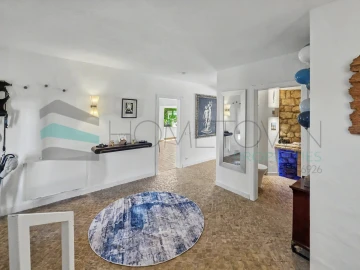 Moradia T4 para Venda em Santa Barbara de Nexe