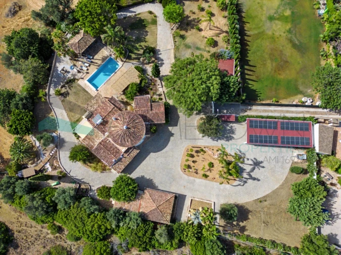 Moradia T4 para Venda em Santa Barbara de Nexe Foto 28
