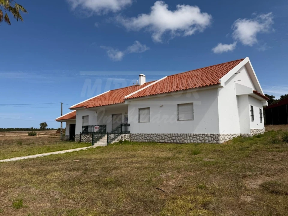 Moradia T4 para Venda em Santo Andre Foto 3