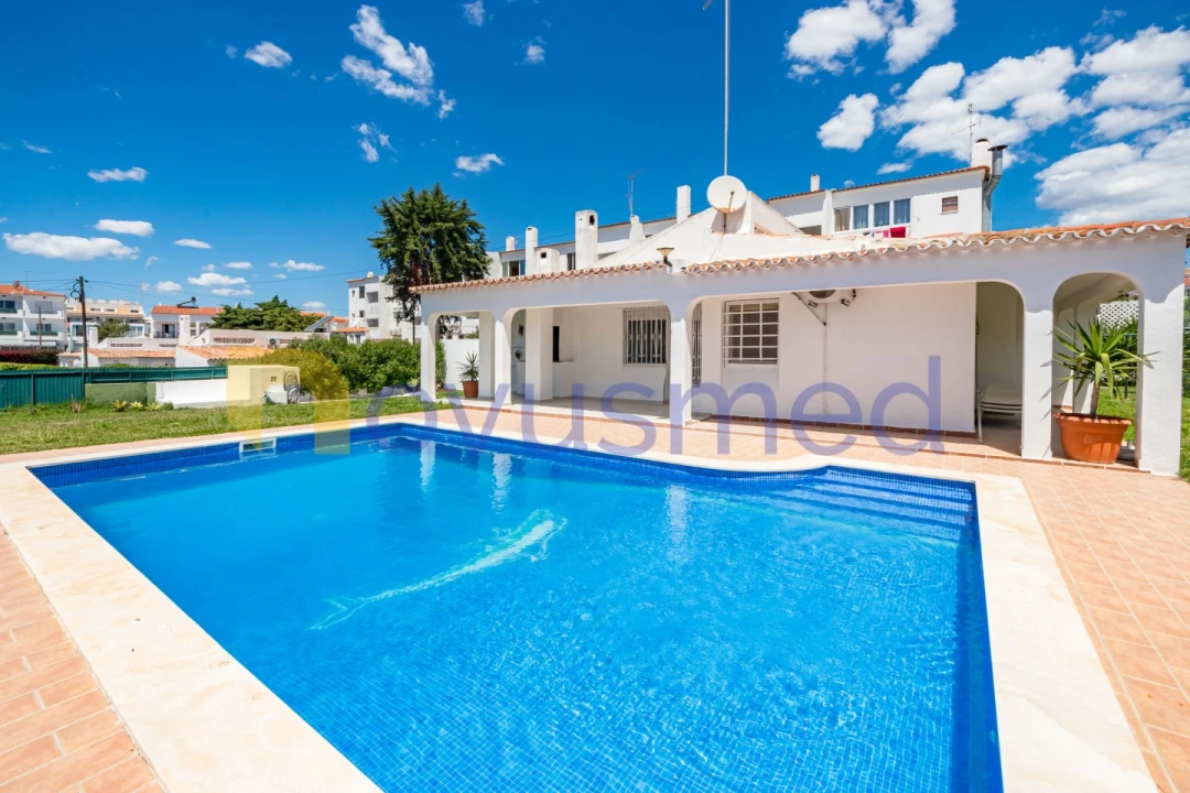 Moradia T4 para Venda em Albufeira e Olhos de Água Foto 9