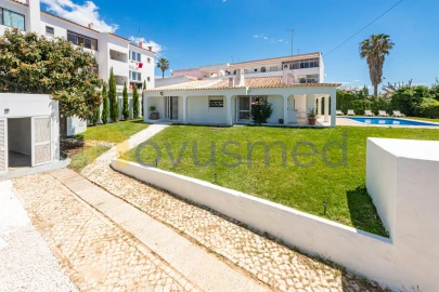 Moradia T4 para Venda em Albufeira e Olhos de Água