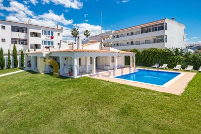 Moradia T4 para Venda em Albufeira e Olhos de Água