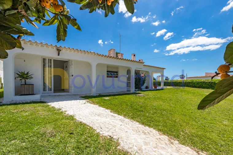 Moradia T4 para Venda em Albufeira e Olhos de Água Foto 3