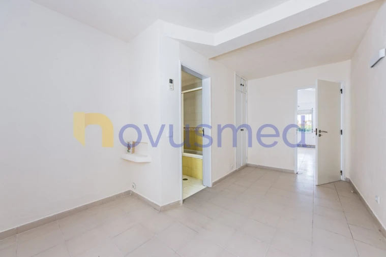 Moradia T4 para Venda em Albufeira e Olhos de Água Foto 28