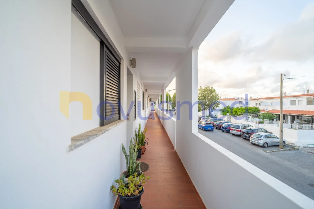 Apartamento T2 para Venda em Ferreiras Foto 19