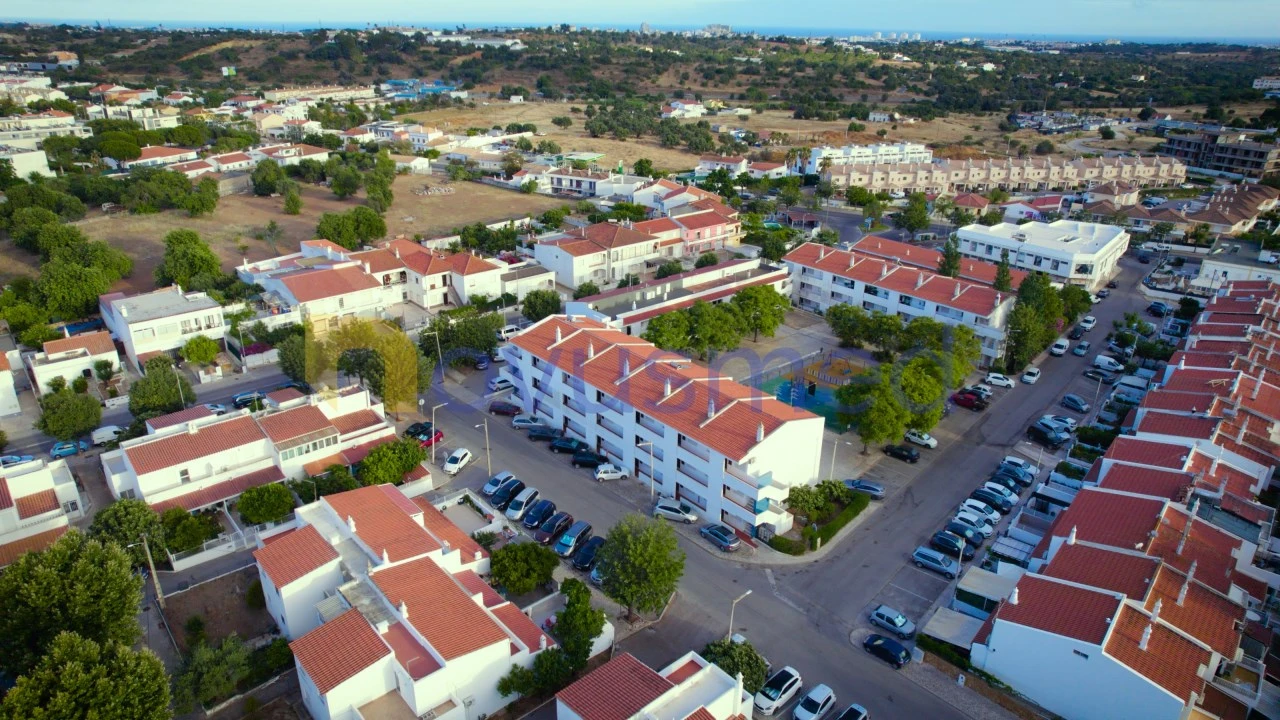Apartamento T2 para Venda em Ferreiras Foto 20
