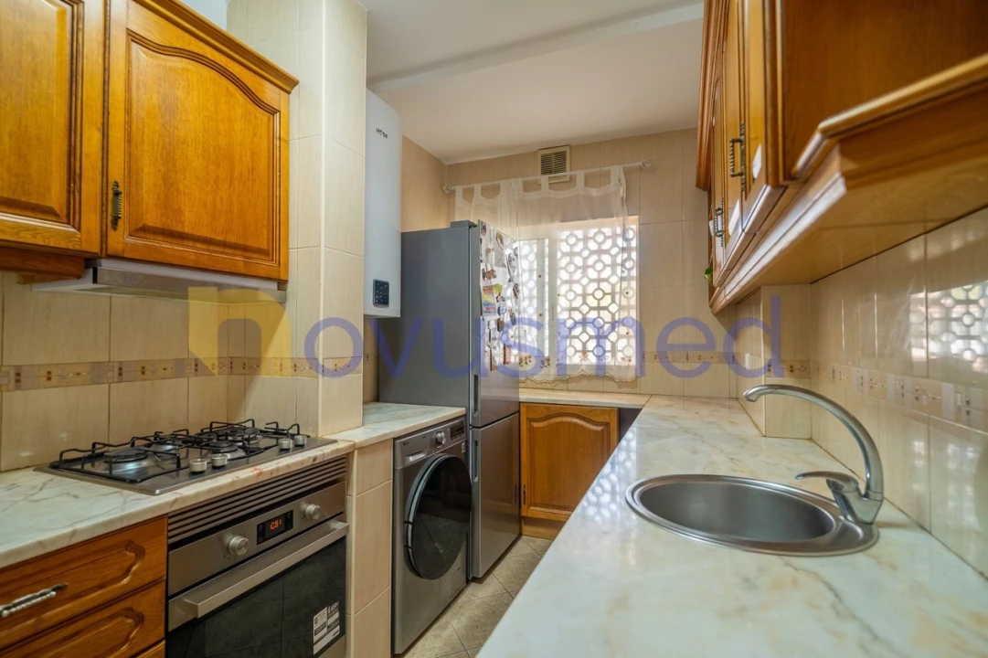 Apartamento T2 para Venda em Ferreiras Foto 7