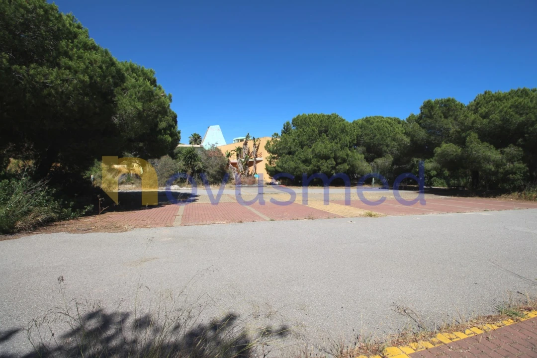 Terreno Comércio / Armazém para Venda em Albufeira e Olhos de Água Foto 6