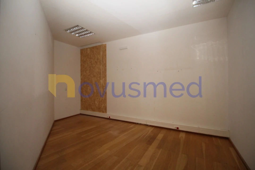 Terreno Comércio / Armazém para Venda em Albufeira e Olhos de Água Foto 11
