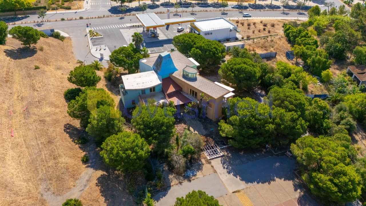 Terreno Comércio / Armazém para Venda em Albufeira e Olhos de Água Foto 2