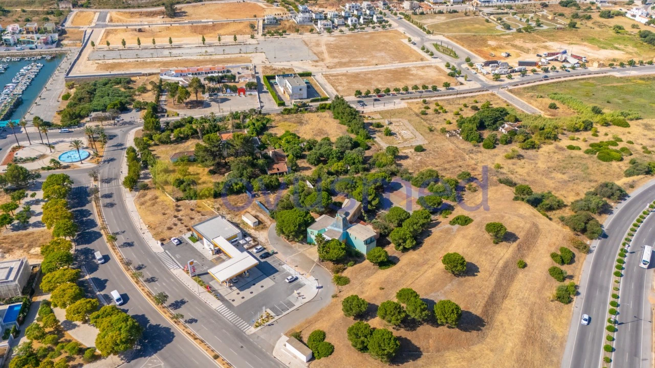 Terreno Comércio / Armazém para Venda em Albufeira e Olhos de Água Foto 4