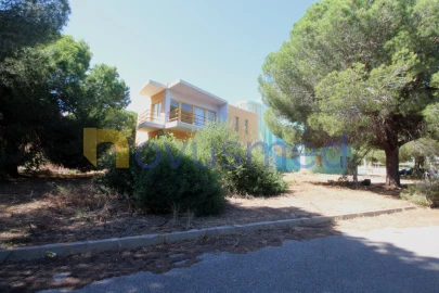 Terreno Comércio / Armazém para Venda em Albufeira e Olhos de Água