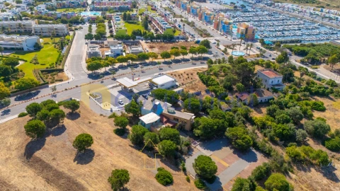 Terreno Comércio / Armazém para Venda em Albufeira e Olhos de Água