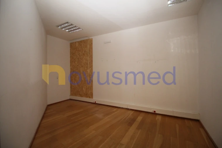 Terreno Comércio / Armazém para Venda em Albufeira e Olhos de Água Foto 11