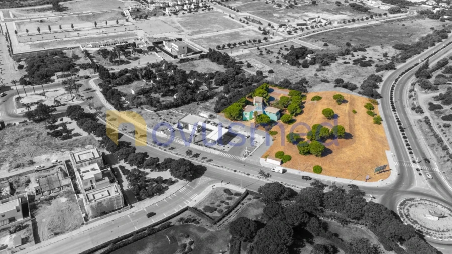 Terreno Comércio / Armazém para Venda em Albufeira e Olhos de Água