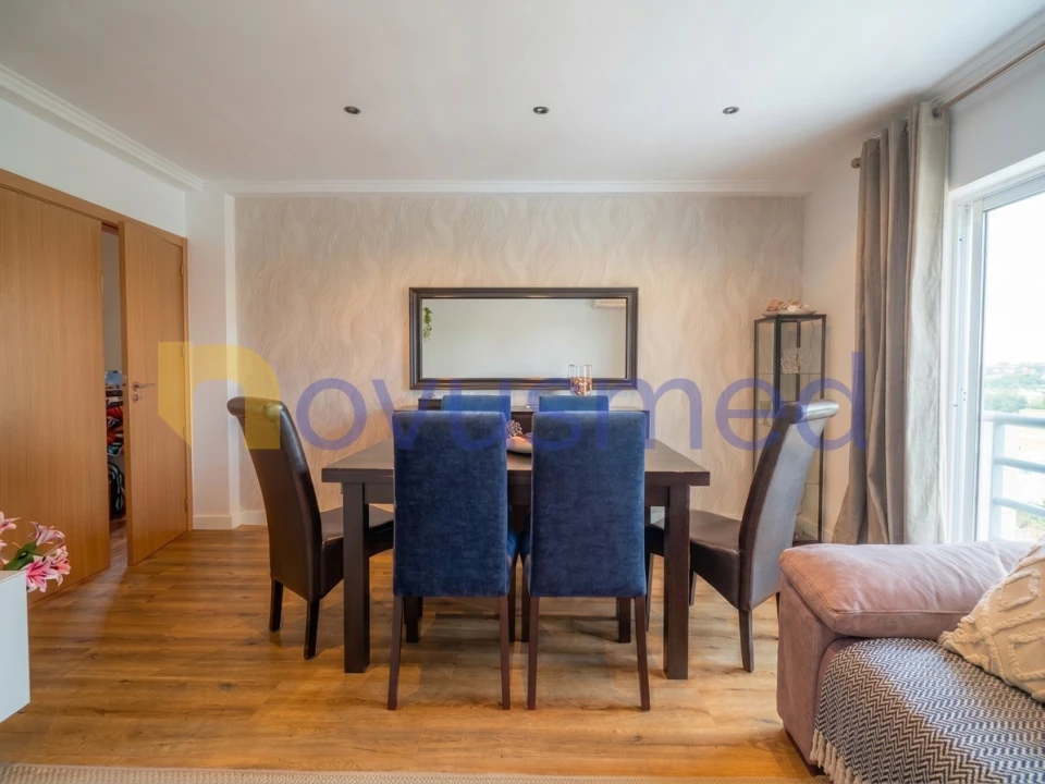 Apartamento T2 para Venda em Ferreiras Foto 1
