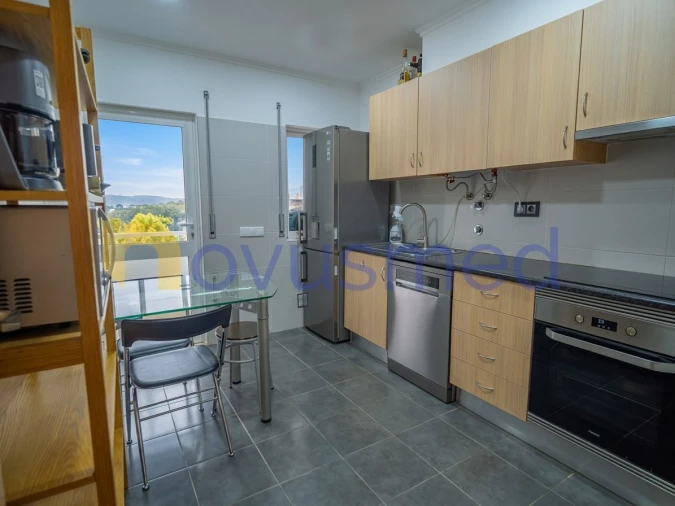 Apartamento T2 para Venda em Ferreiras Foto 2