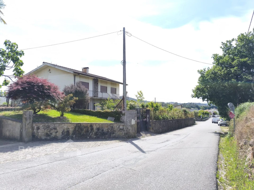 Moradia T3 para Venda em Airo Foto 4