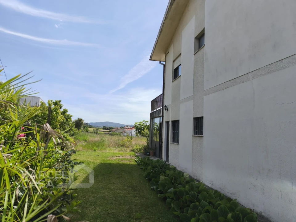 Moradia T3 para Venda em Airo Foto 36