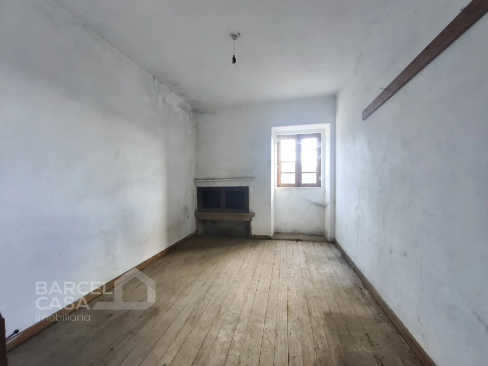 Moradia T4 para Venda em Vila Cova e Feitos Foto 30
