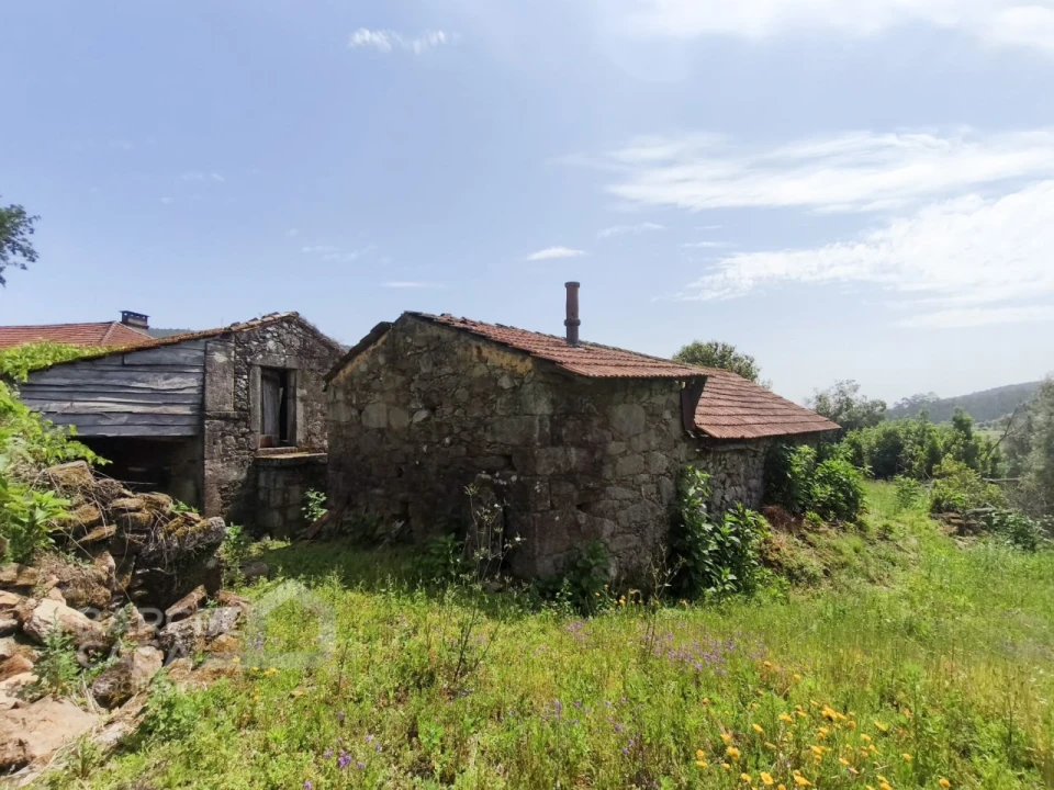 Moradia T4 para Venda em Vila Cova e Feitos Foto 14