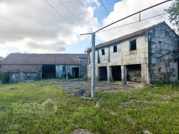 Moradia T4 para Venda em Vila Cova e Feitos
